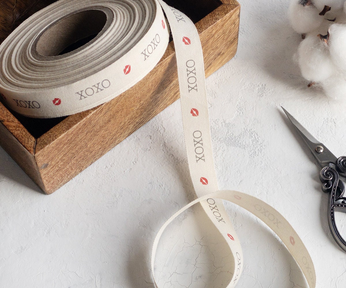 XOXO & Kiss Printed Cotton Ribbon - 5/8” (15 mm) Valentine’s Day Gift Wrap Tape, Romantic Decor Ribbon, Love Theme Packaging