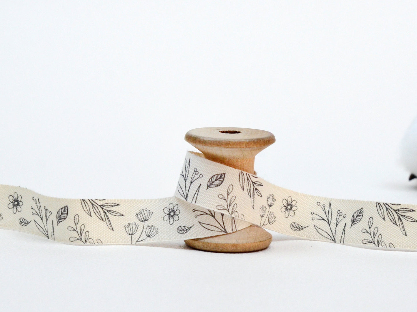 Floral Printed Cotton Ribbon - 5/8” (15 mm) Botanical Gift Wrapping Tape for Wedding Decor, Rustic Gifts, Nature Theme Packaging