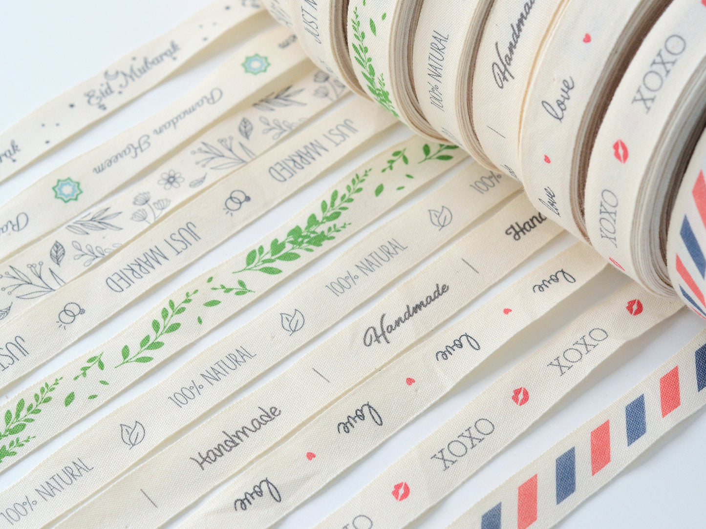 XOXO & Kiss Printed Cotton Ribbon - 5/8” (15 mm) Valentine’s Day Gift Wrap Tape, Romantic Decor Ribbon, Love Theme Packaging