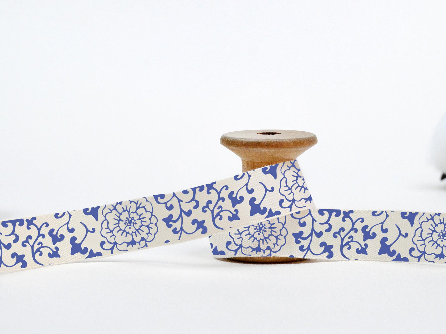 Delft Vine Floral Cotton Ribbon – 5/8” (15 mm) Blue & White Porcelain-Inspired Twill Tape for Elegant Wrapping