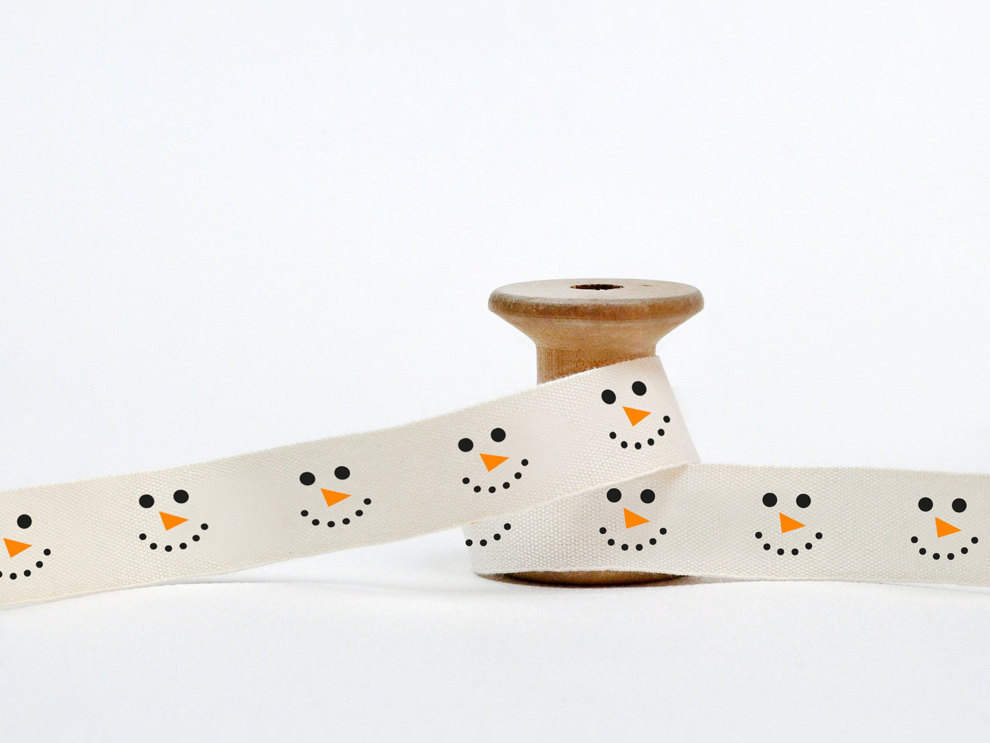 Snowman Print Ribbon - 5/8” (15 mm), 10 yards (9 m) Cotton Tape for Christmas Wrapping, New Year Gifts, Cookie Boxes, Candle Packaging